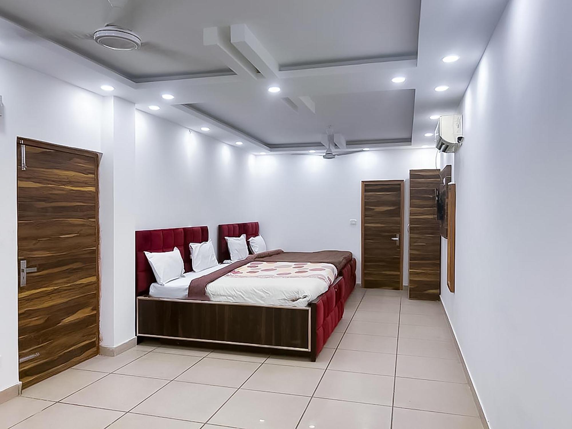 Hotel Js Garden - Near Jaypee Hospital Noida Exterior foto